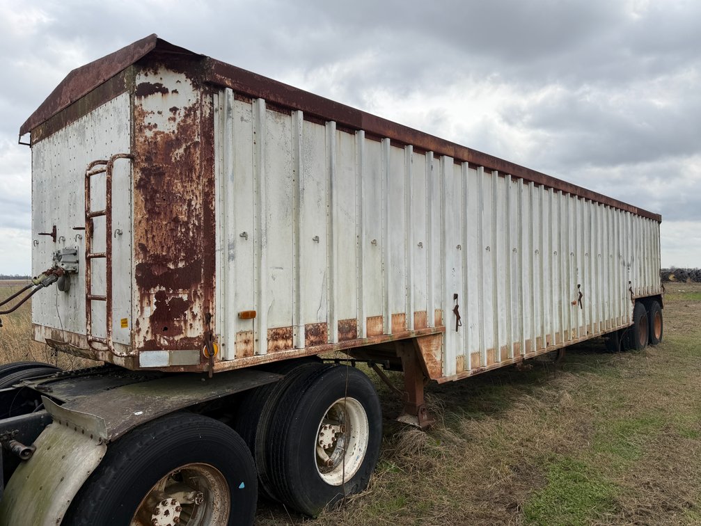 Fruehauf 38' T/A Hopper Bottom Trailer VIN: BLX-5319-10 *Gene Privett Package