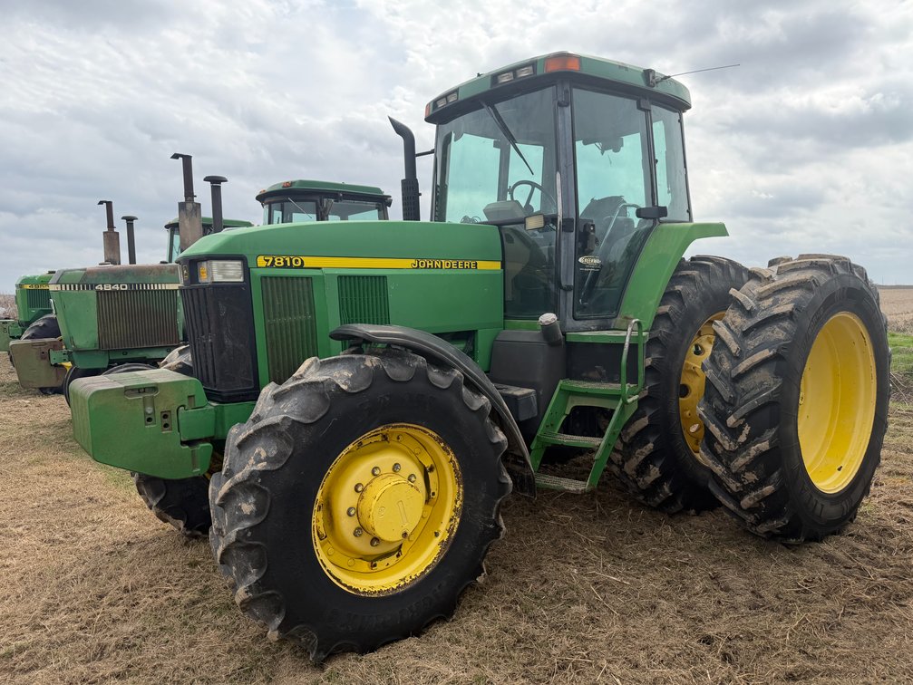 1998 John Deere 7810 MFWD Tractor *Gene Privett Package