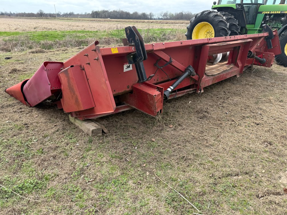 Case IH 1083? 8-row 30' Header *Gene Privett Package