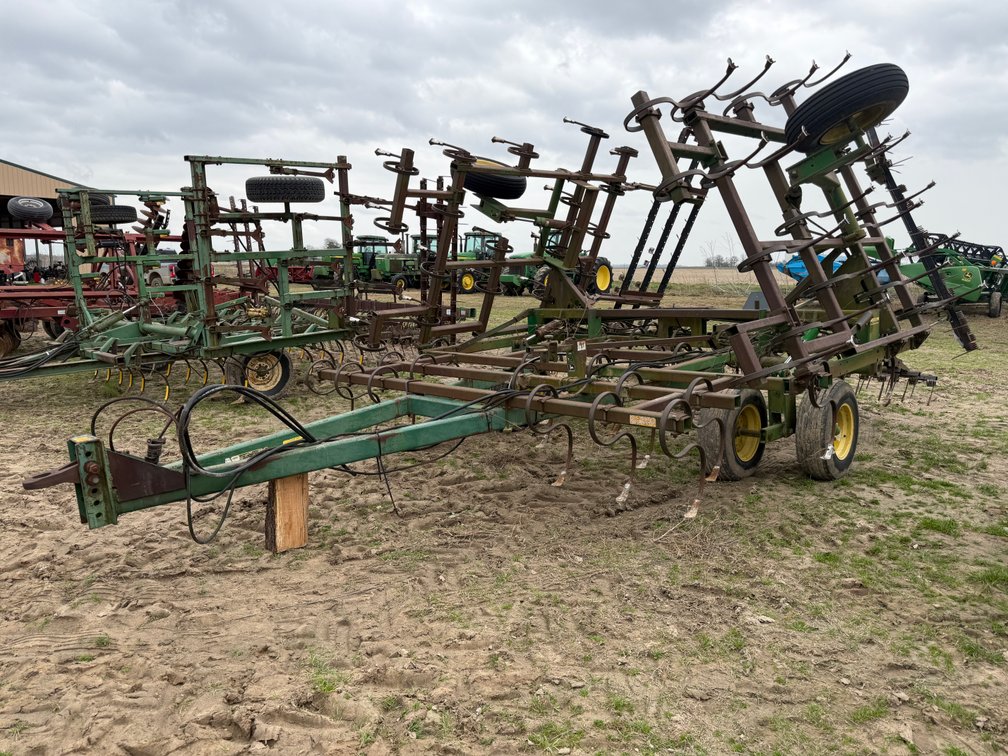 John Deere 960 26’ Cultivator *Gene Privett Package