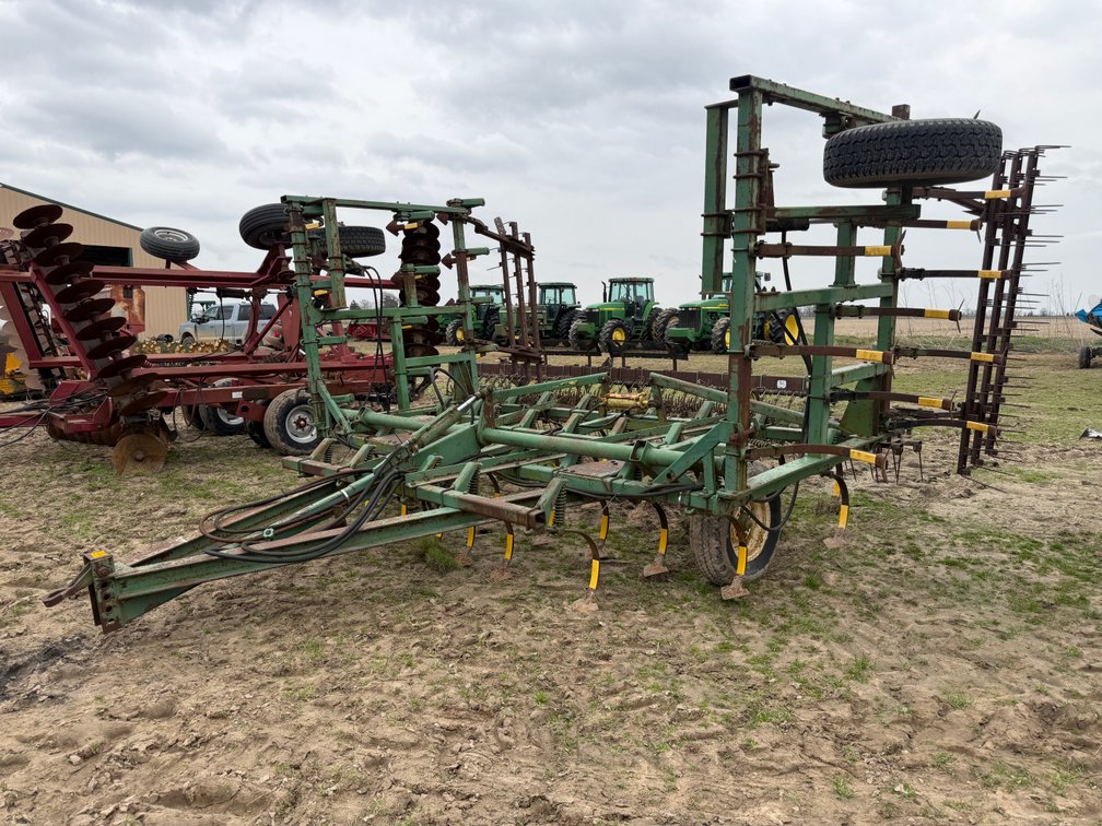 John Deere 1000 25' Field Cultivator *Gene Privett Package