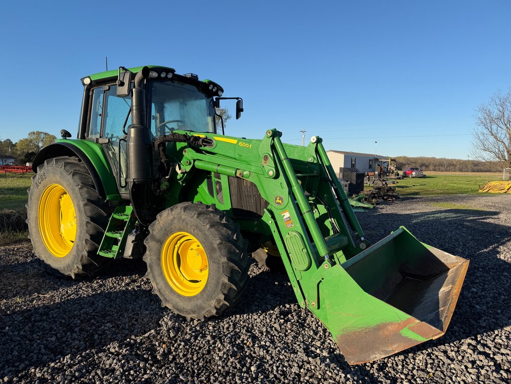 2021 John Deere 6120M MFWD Tractor 1L06120MCLG977657