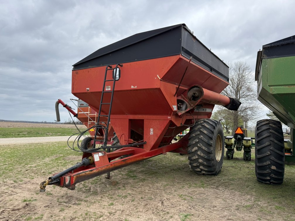Unverferth 8000 Grain Cart *Gene Privett Package