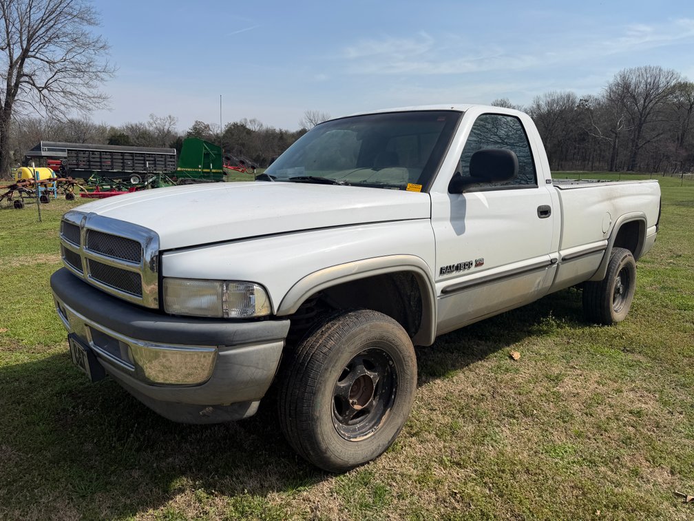 2000 Dodge  Ram 1500 4x4 Pickup 1B7HF16ZXYS542963