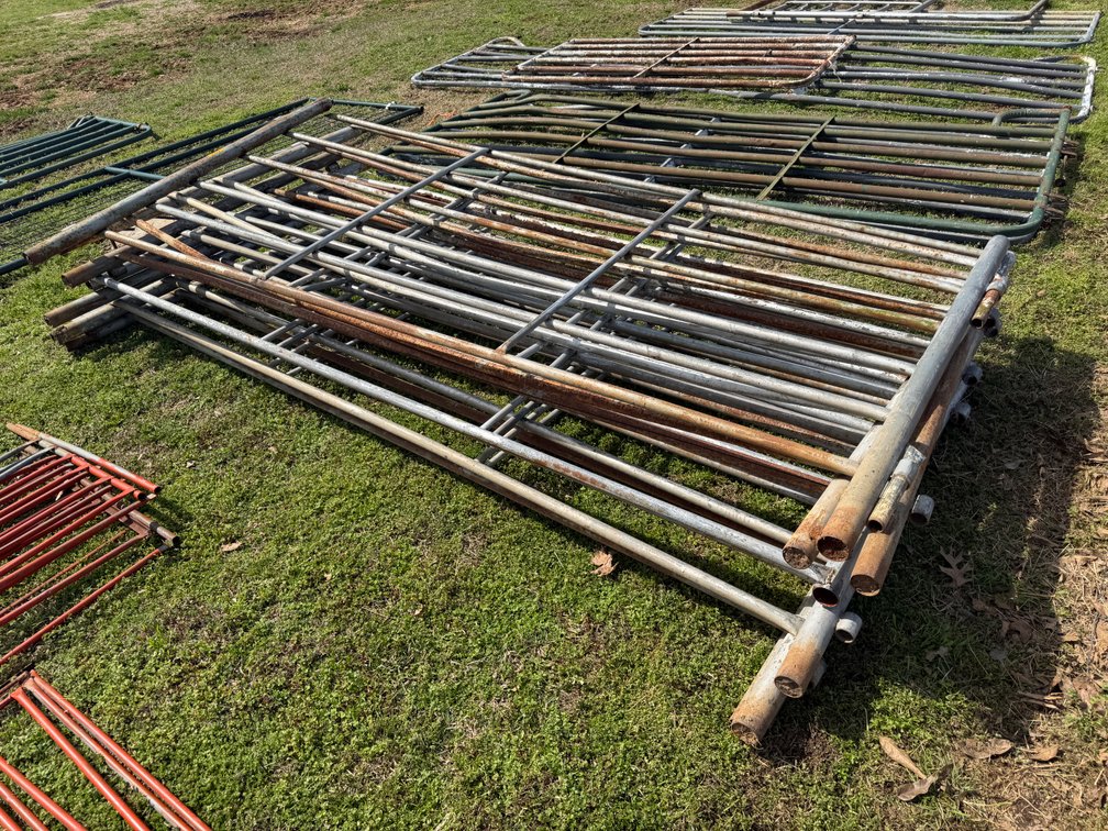 Lot of (7) 10' x 5' Corral Panels