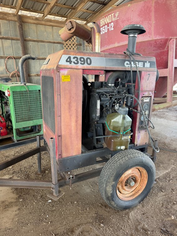 Case IH 4390 4 cyl Power Unit w/ Trailer
