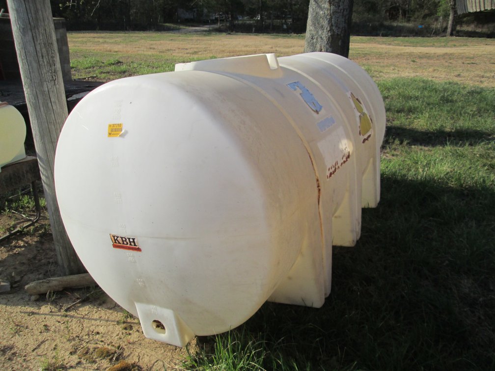 KBH 700gal Poly Tank INV# 37310