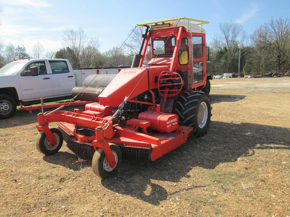 2018 Kut Kwick MSM83-88D Lawn Tractor 53264 INV# 43997