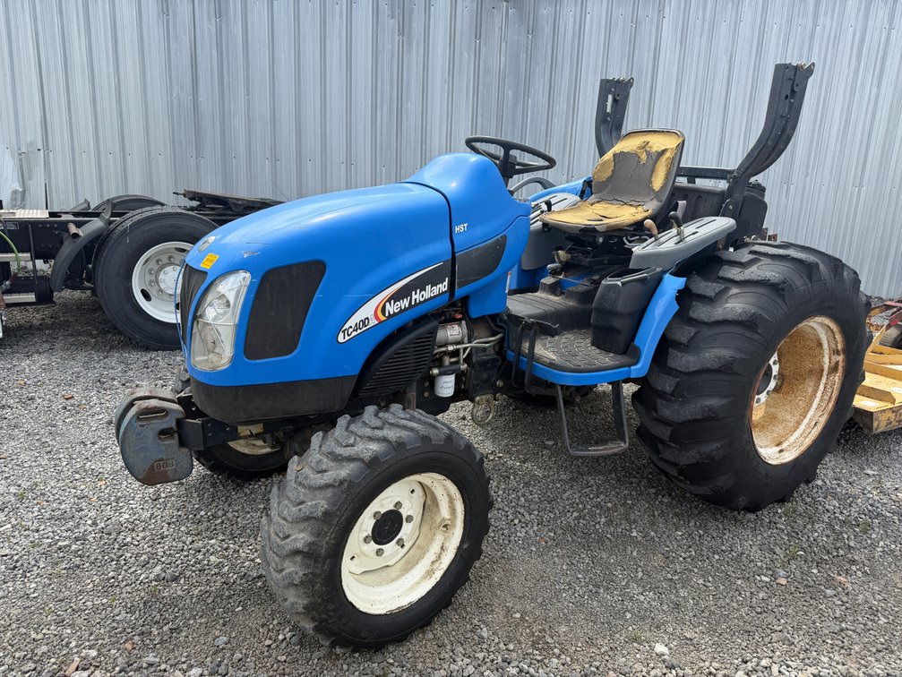 New Holland TC40DA MFWD Tractor