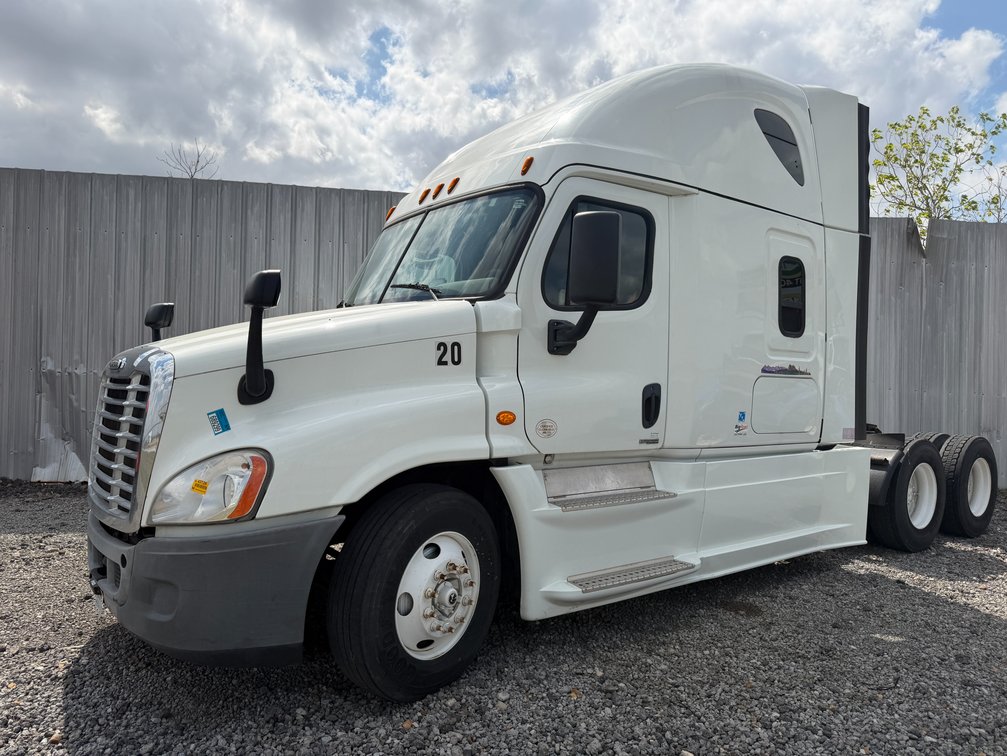 2018 Freightliner  Sleeper Truck Tractor VIN: 3AKJGLDR4JSJV3441