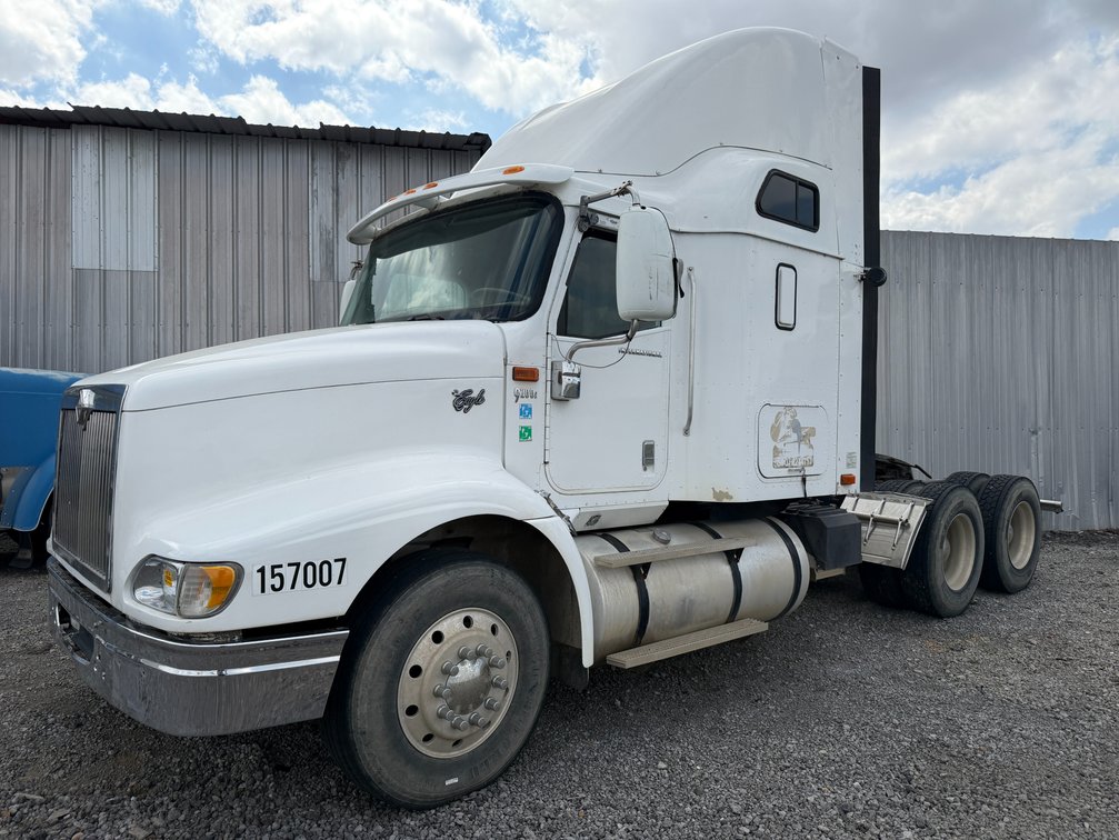 2002 International  9200i Eagle  Sleeper Truck Tractor VIN: 2HSCEAMR22C043058