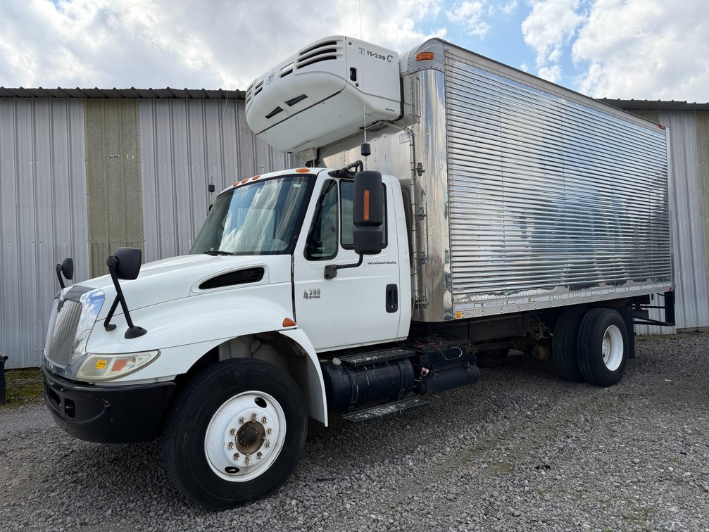 2004 International  4300  Single Cab Refrigerated Box Truck VIN: 1HTMMAAN04H670860