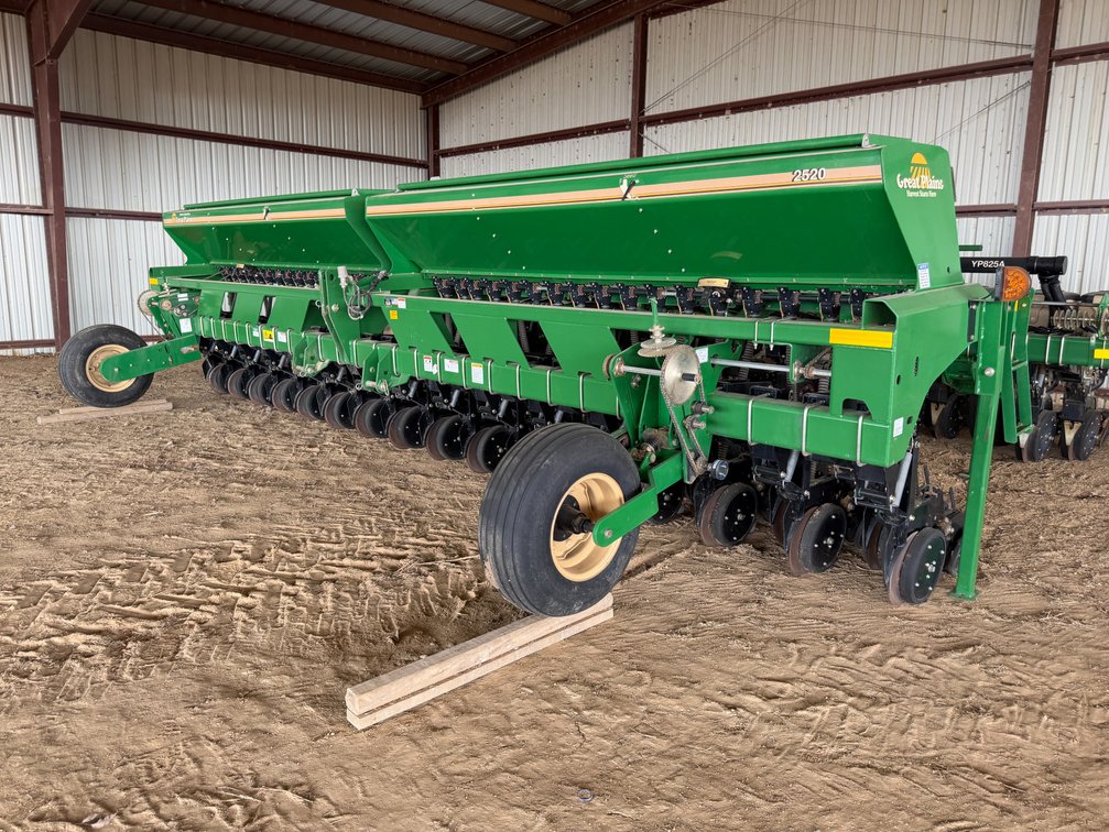Great Plains 2520  25' Grain Drill