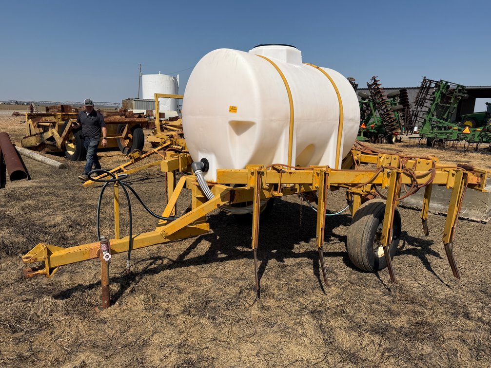 KBH 12-row 24" 500gal Knife Applicator