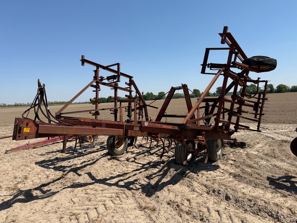 International Harvester 45 22' Cultivator
