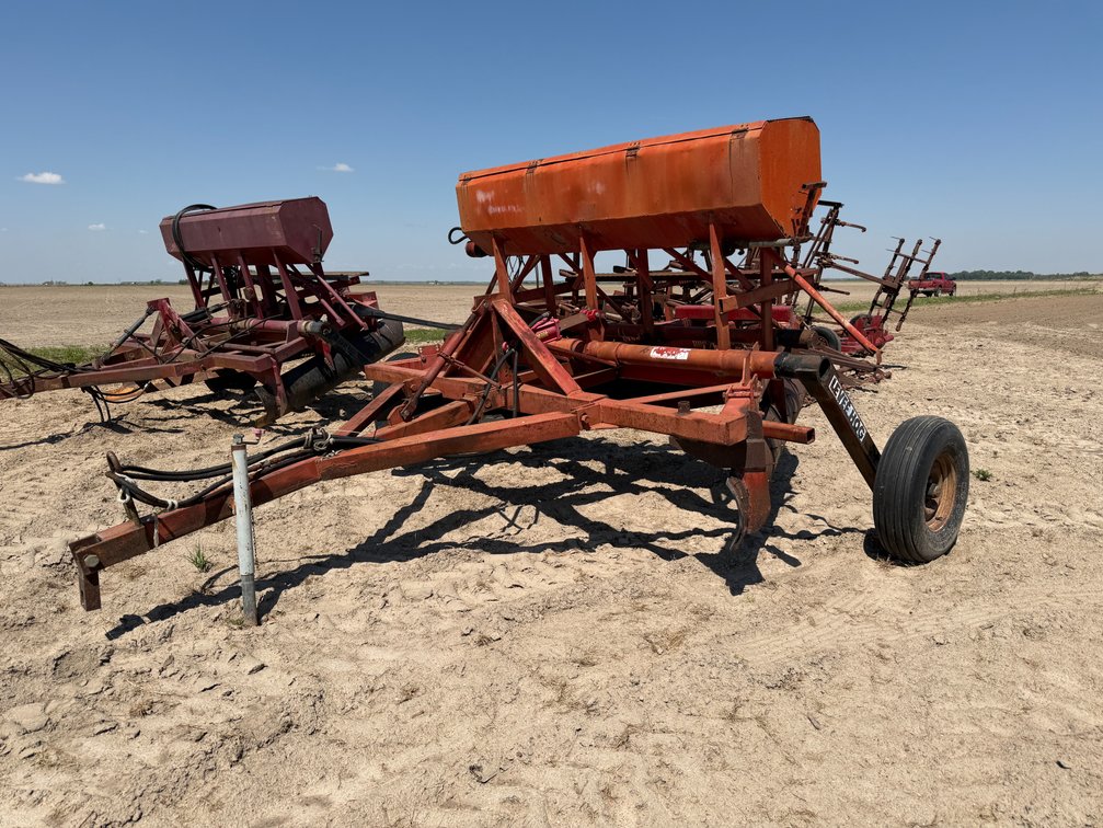 Levee Hog  Levee Squeeze w/Seeder