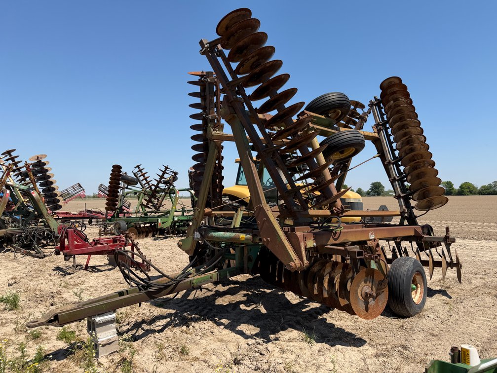 John Deere 32' Disk
