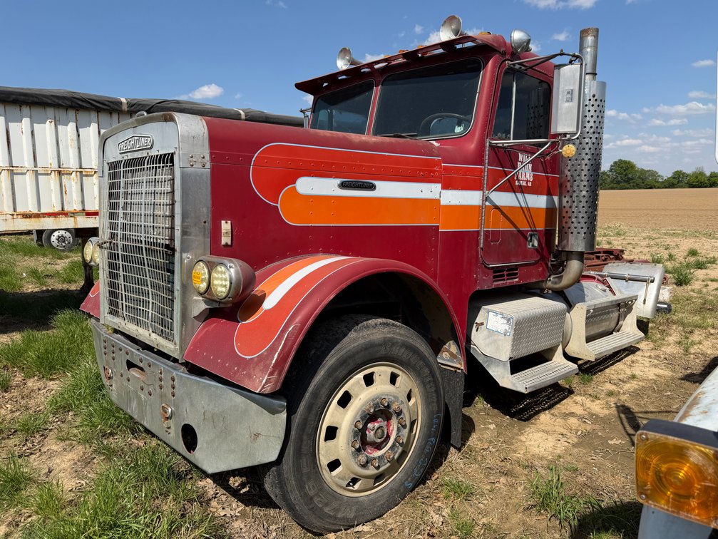 INOP 1980 Freightliner  Daycab Truck Tractor CB113HP184284