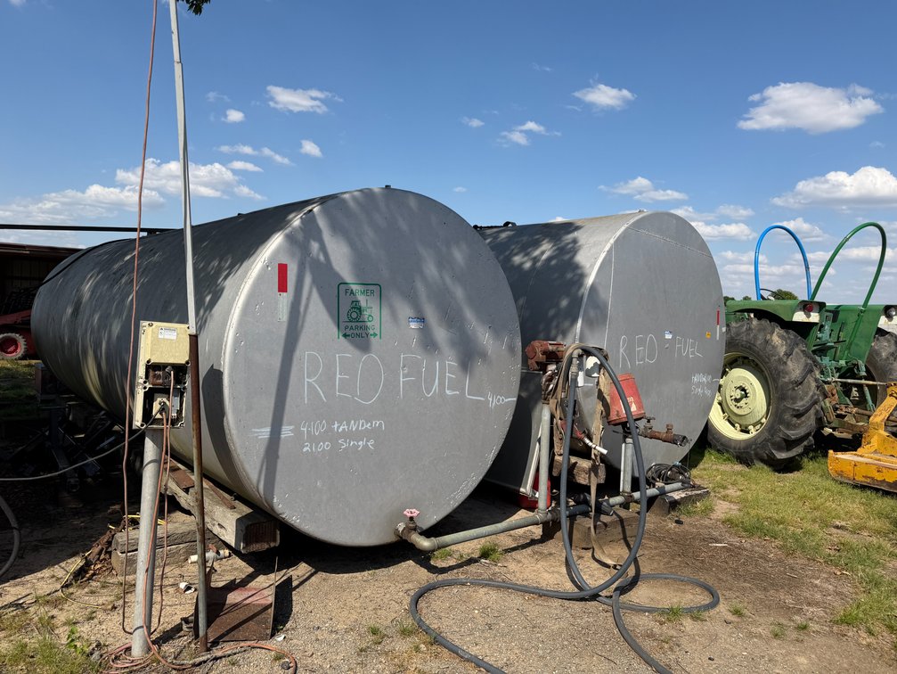 Tandem Fuel Tanks w/ Pump