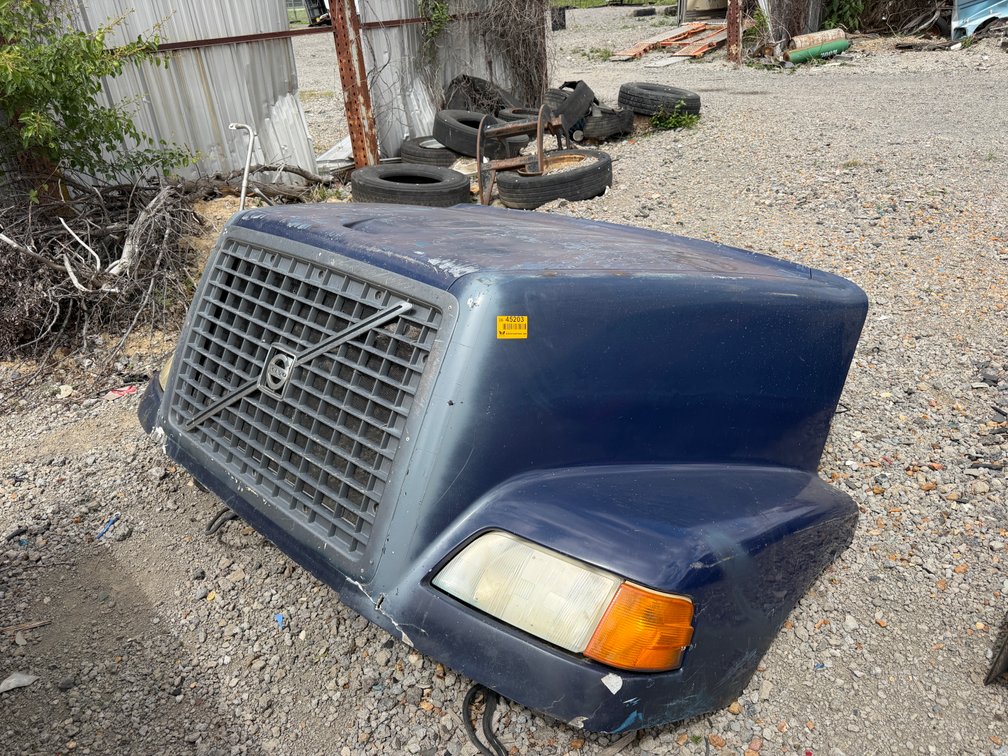 1998 - 2016 Volvo  Truck Short Hood
