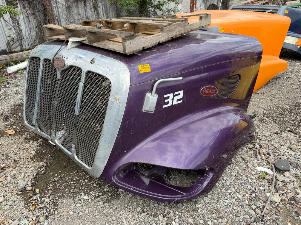 Peterbilt 387 Truck Hood