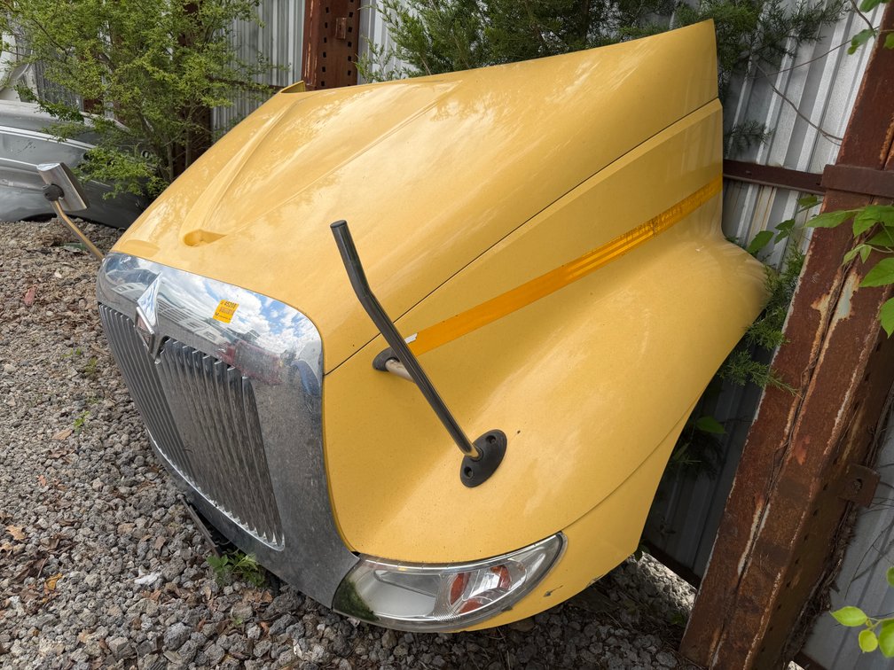 Early 2000s International 8600 Truck Hood