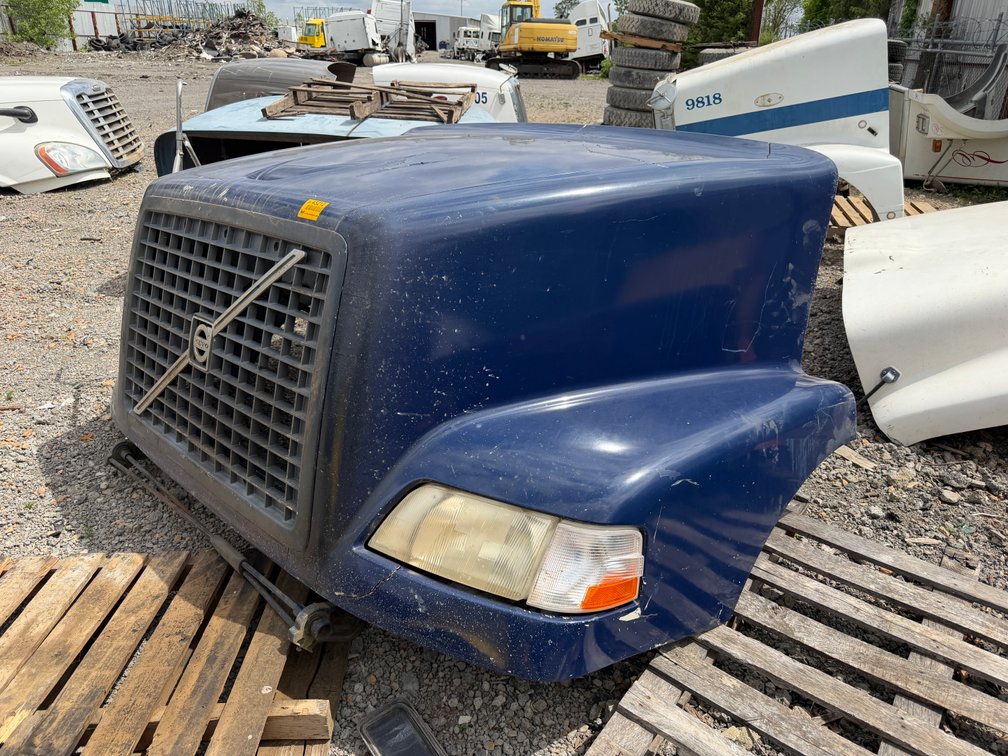 1998 - 2016 Volvo Truck Short Hood