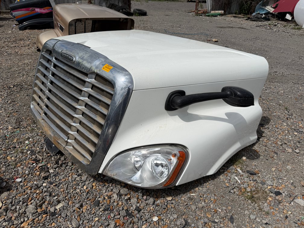 2008-2017 Freightliner Cascadia Truck Hood