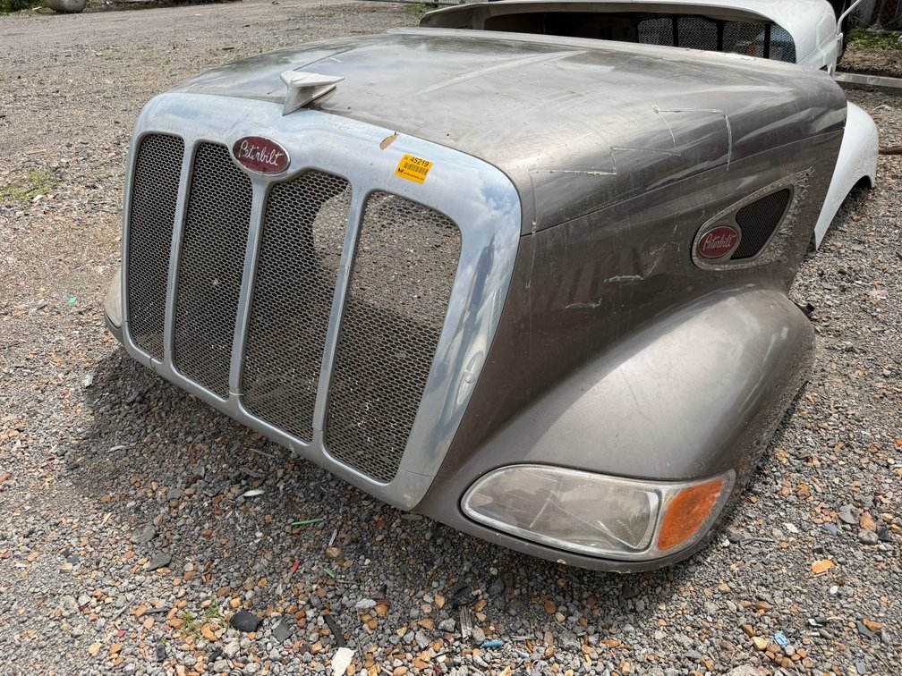 Peterbilt 387 Truck Hood
