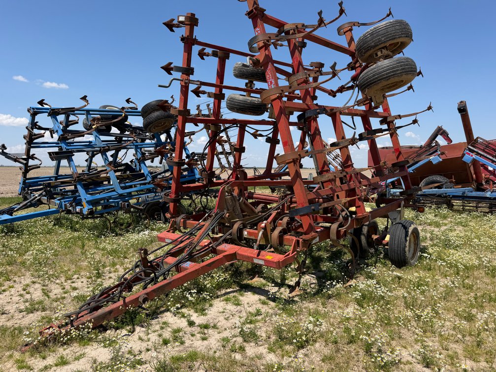 Krause 5625 28' Field Cultivator