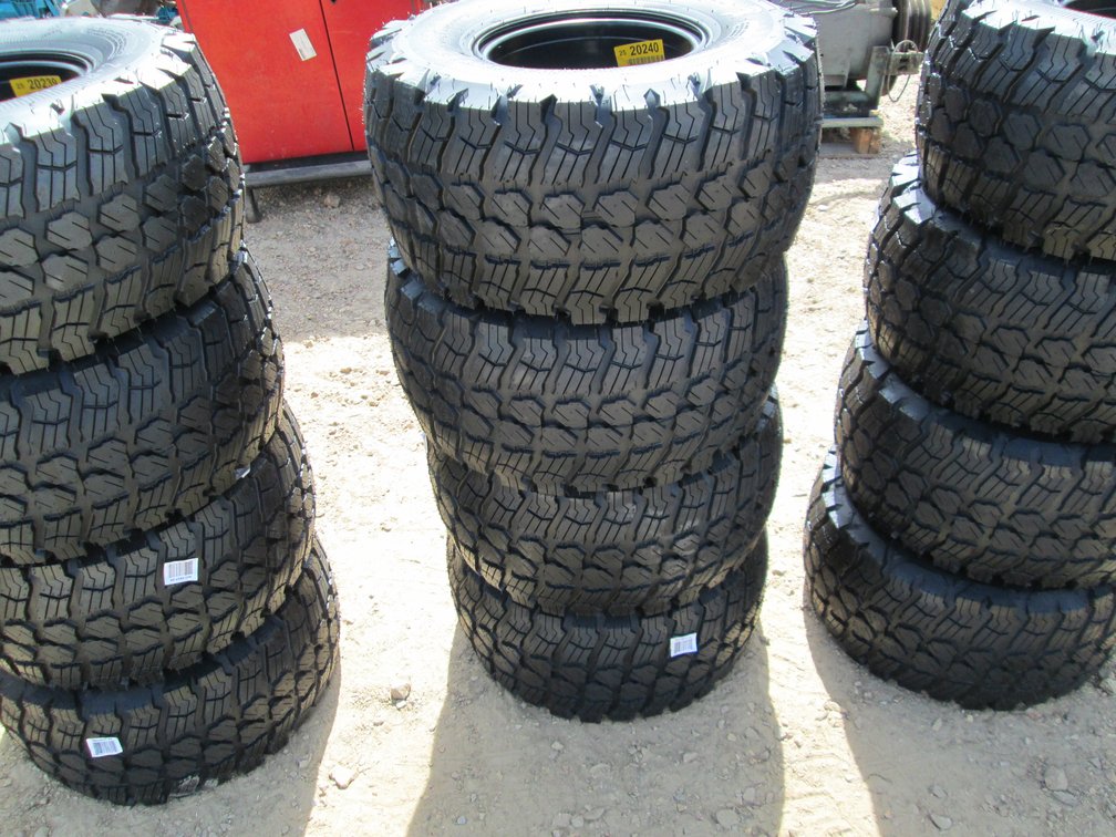 Lot of (4) 22x12.00 10 Tires INV# 20240