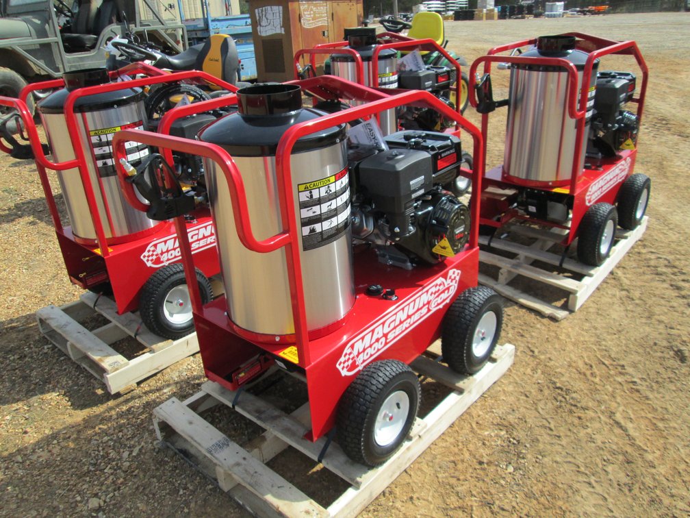 Magnum 4000 Series Gold  Hot Water Pressure Washer 261402 INV# 44568