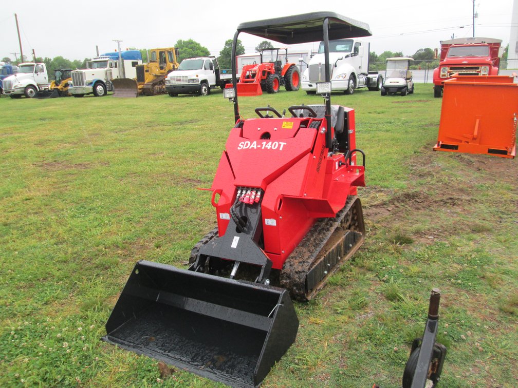 Unused AGT SDA-14OT Tracked Mini Skid Steer Loader  SDA140T26L0110220  INV# 46548