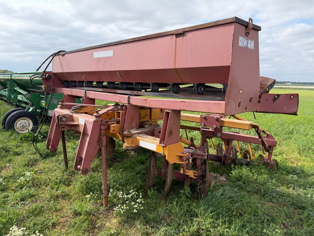 W&A  850 Levee Plow w/W&A 898 Levee Seeder
