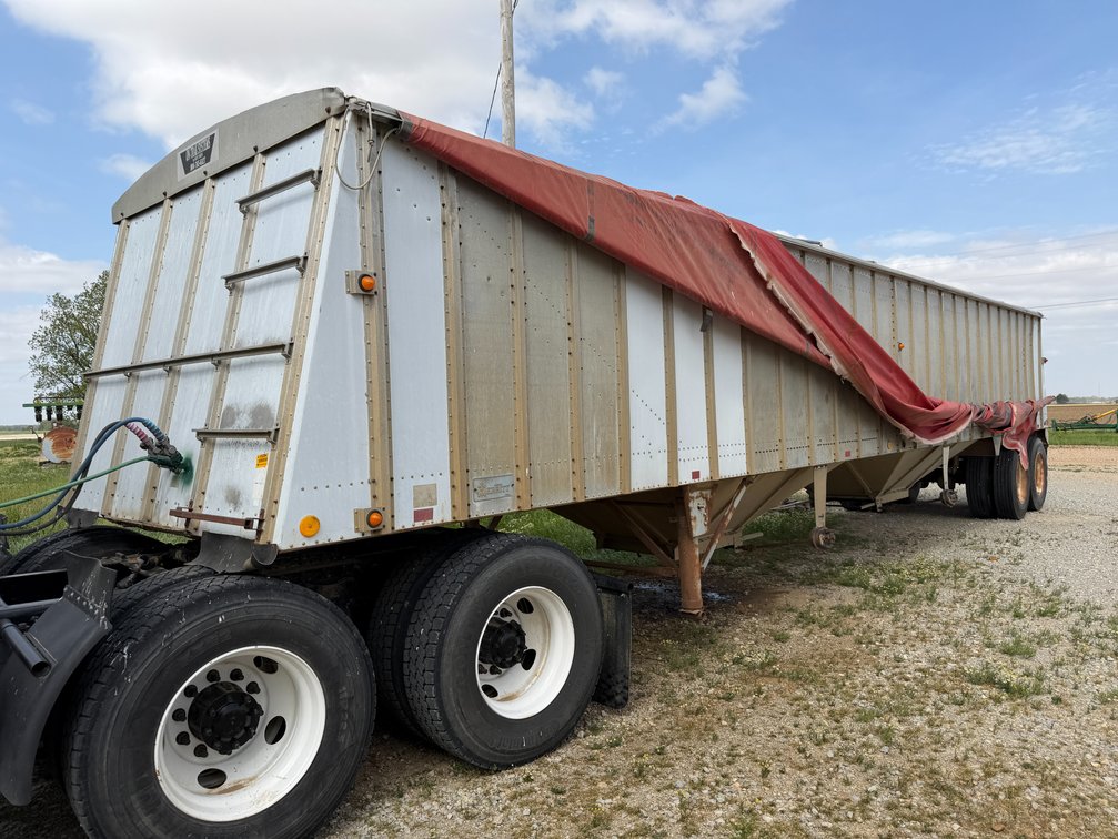 1990 Merritt 42' Tri/A Aluminum Hopper Bottom Trailer VIN: 1MT2P4222LH006650