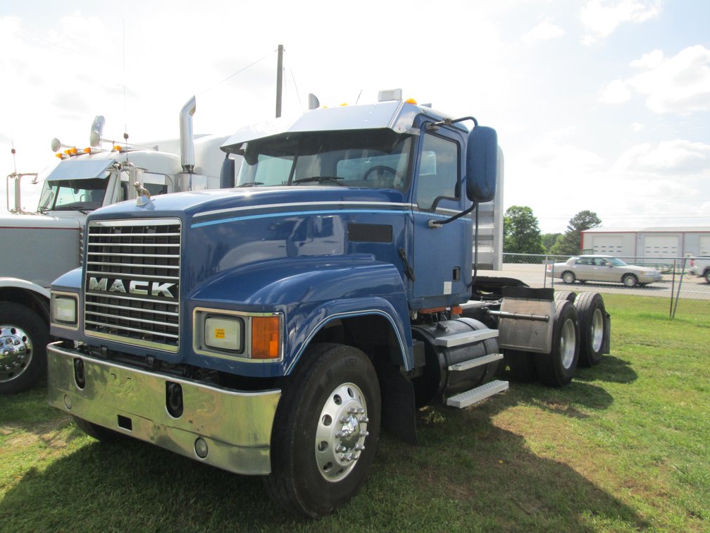 2007 Mack CHN613  T/A Daycab Truck Tractor 1M1AJ06Y77N011279  INV# 46155