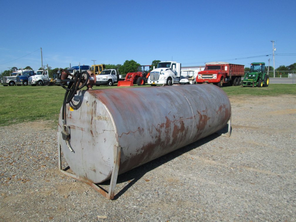 1000gal Fuel Tank w/Hand Pump  INV# 46208