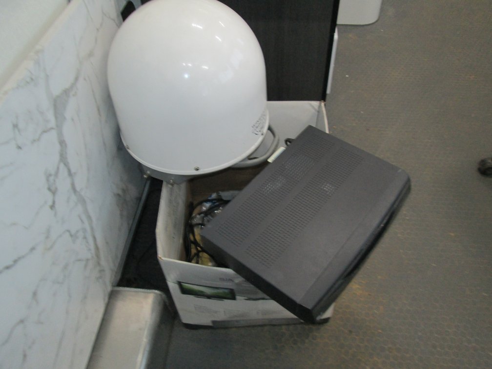 Winegard  G2+ Portable Satellite TV Antenna INV# 36730