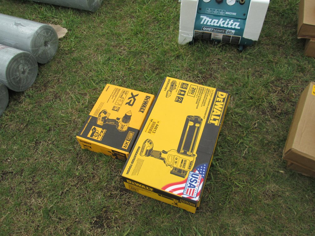 Unused Dewalt Epoxy Kit & 1/2" Drill INV# 44813