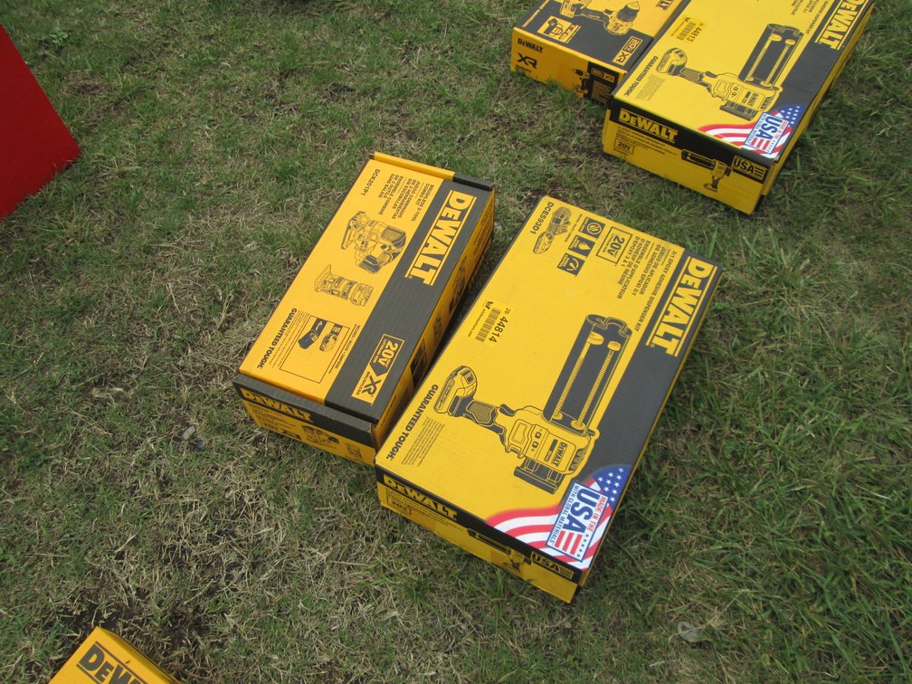 Unused Dewalt Epoxy Kit & 2 Tool Kit INV# 44814