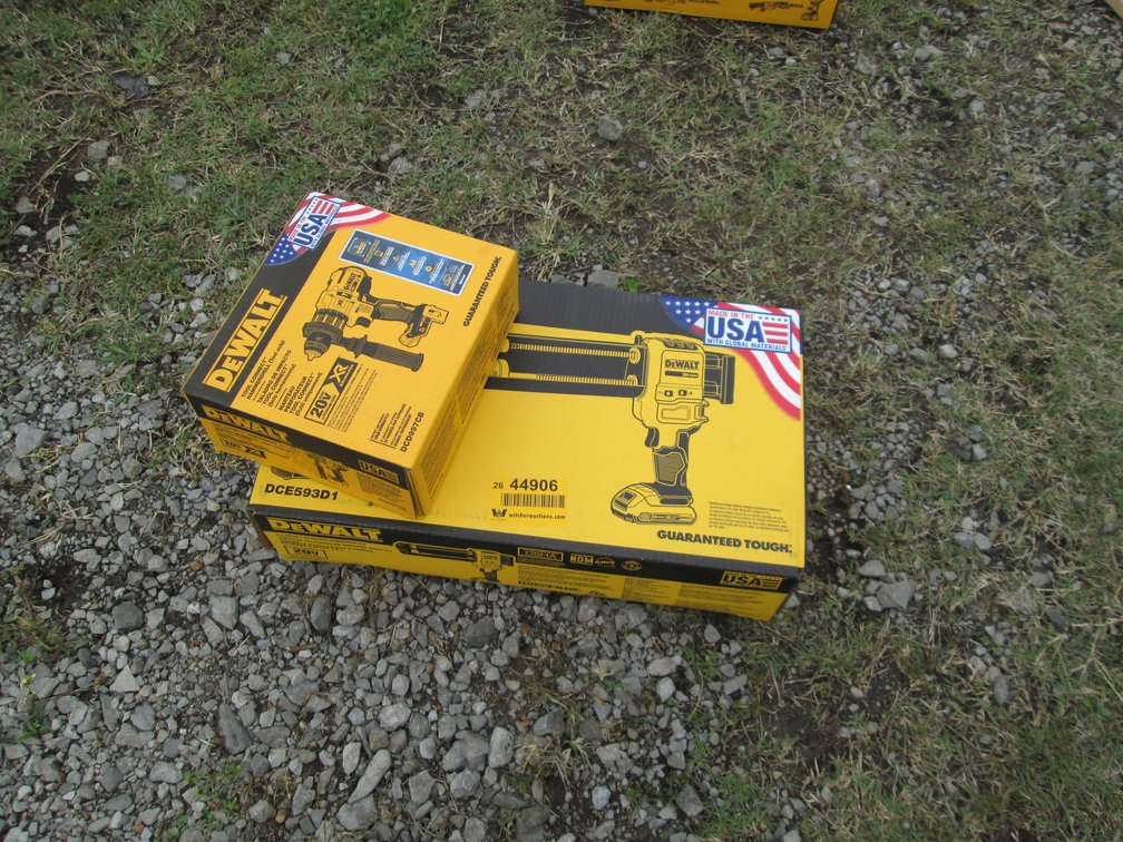 Unused Dewalt Epoxy Kit & Drill INV# 44906