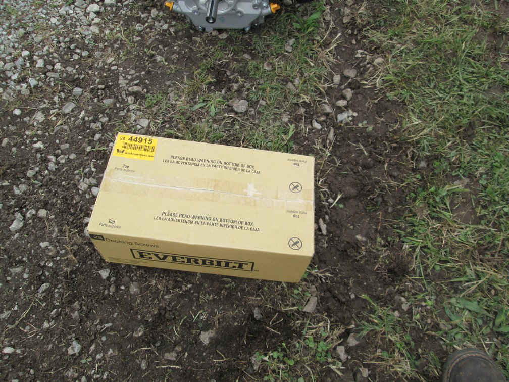 Unused Everbilt  Case of Decking Screws INV# 44915
