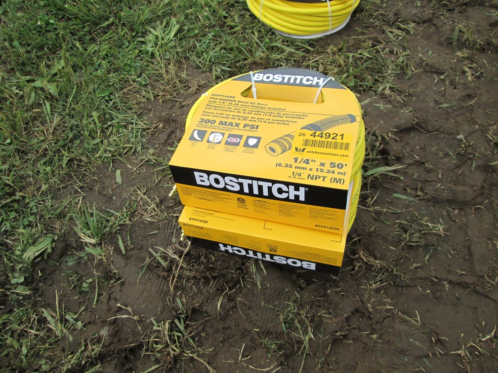 Lot of (2) Unused Bostitch  Air Hoses INV# 44921