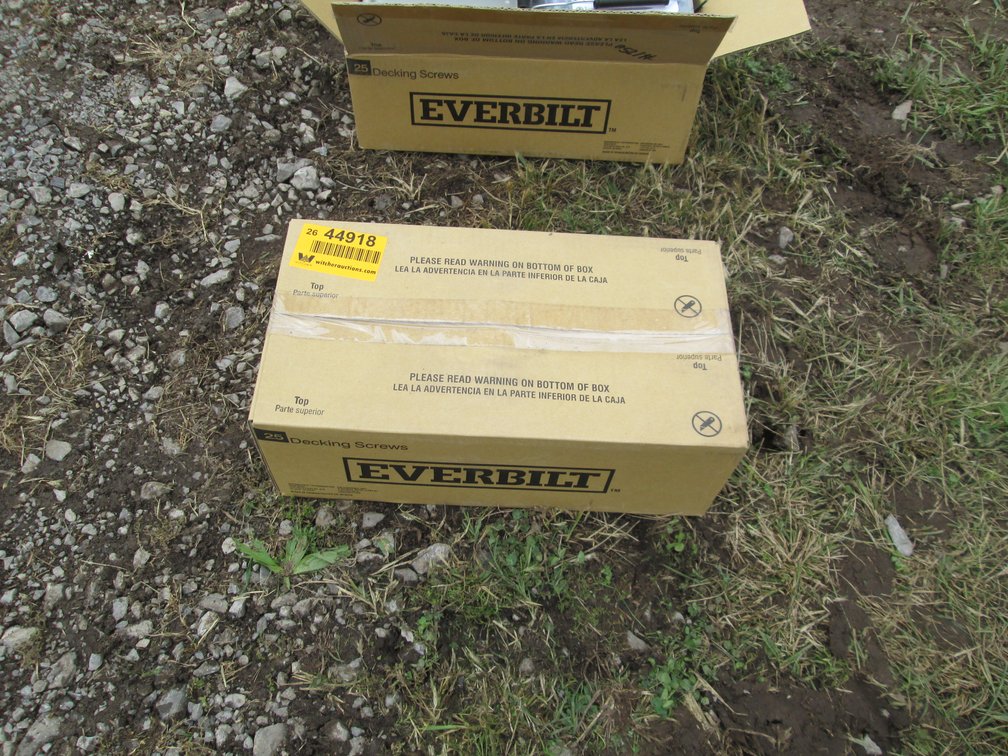 Unused Everbilt  Case of Decking Screws INV# 44918