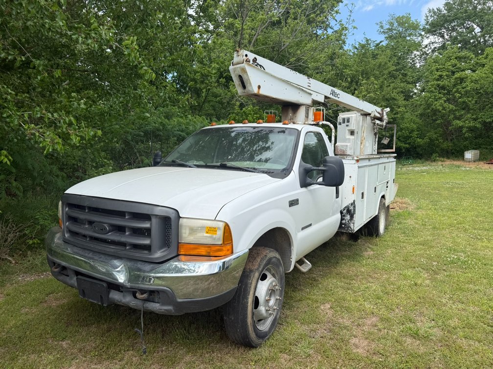 1999 Ford  F-450 XL Bucket Truck 1FDXF46FXXED73426