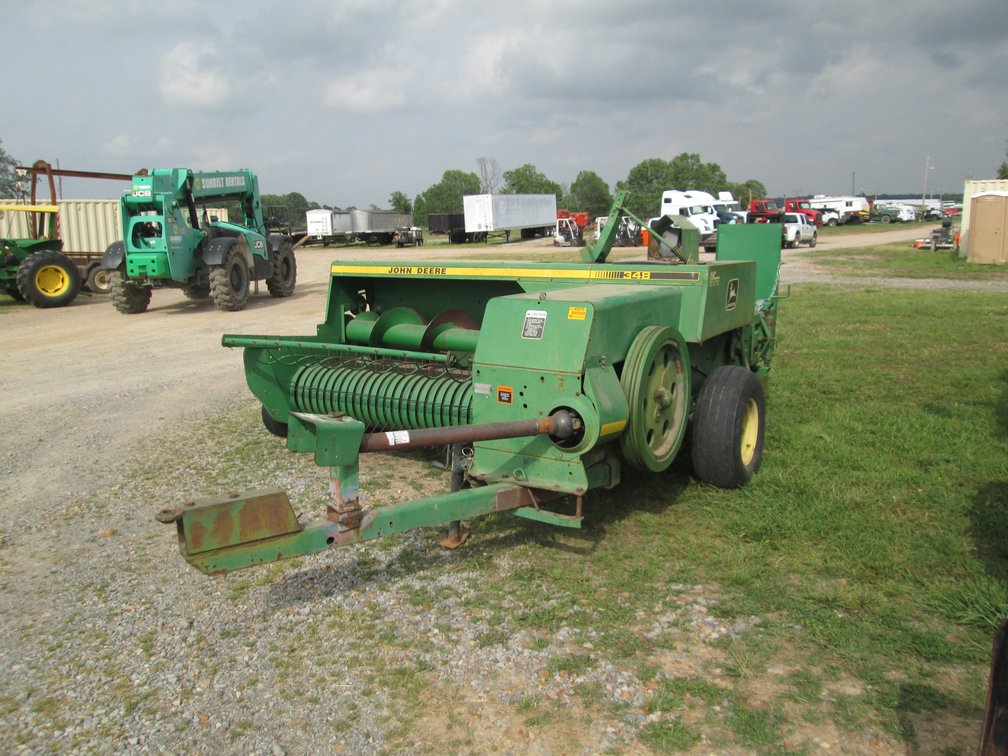 John Deere 348 Square Baler E00348X989093  INV# 46670