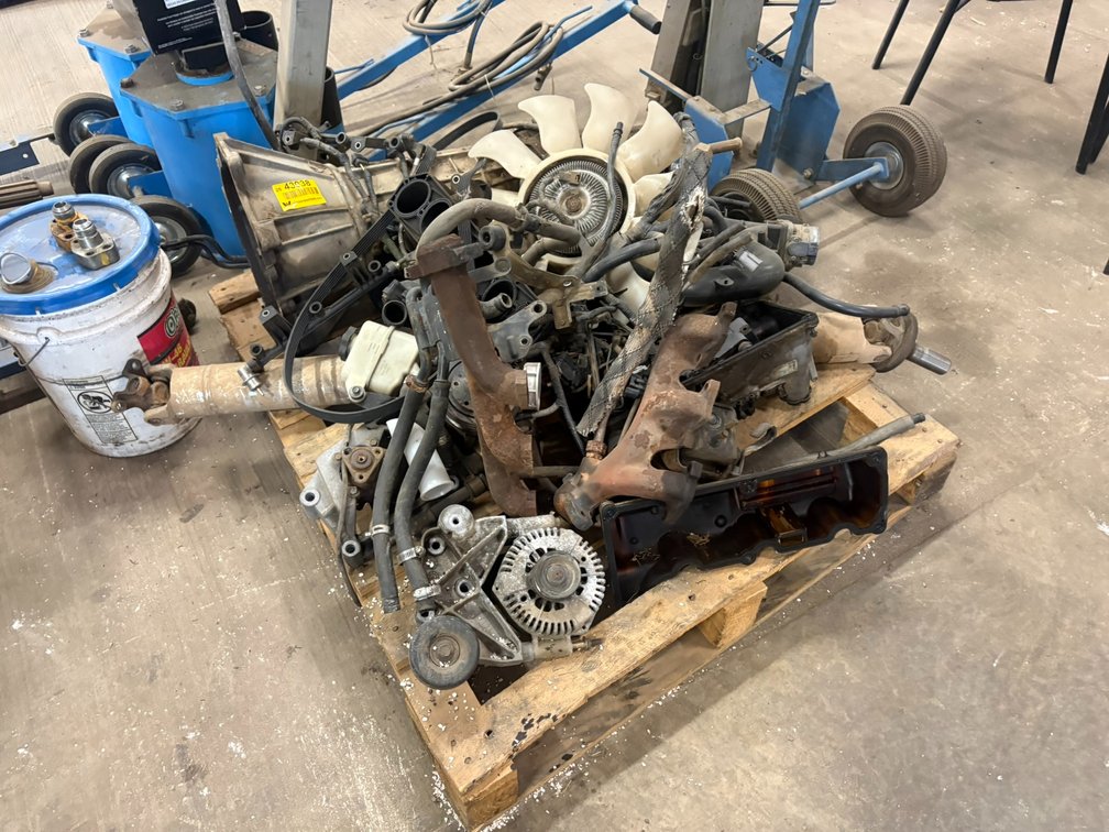 Pallet of Ford Motor & Transmission Parts