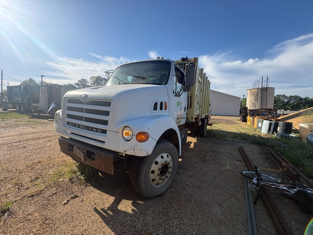 2002 Sterling L7500  Daycab Garbage Truck 2FZAATAK72AJ85810
