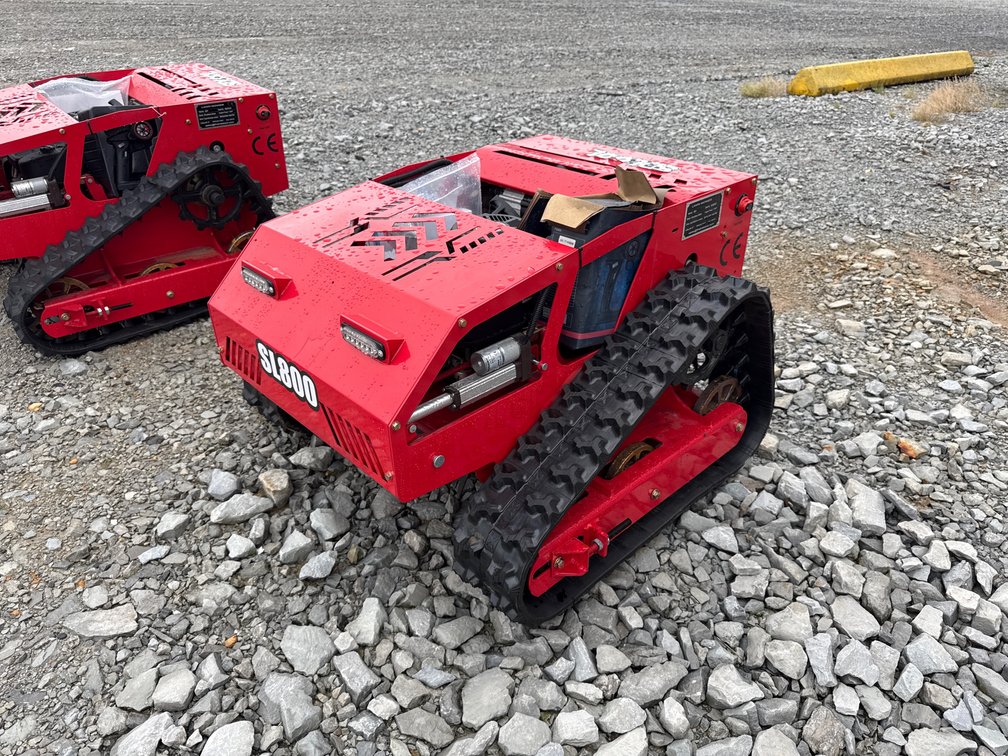 Unused SDLOOL SL800  Crawler Lawn Mower INV# 48501