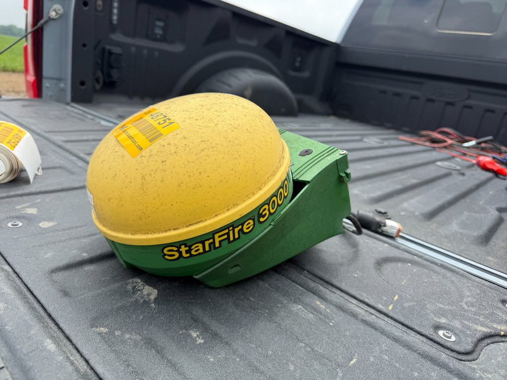 **John Deere StarFire 3000 Guidance Receiver PCGT3TB747581 INV# 48751